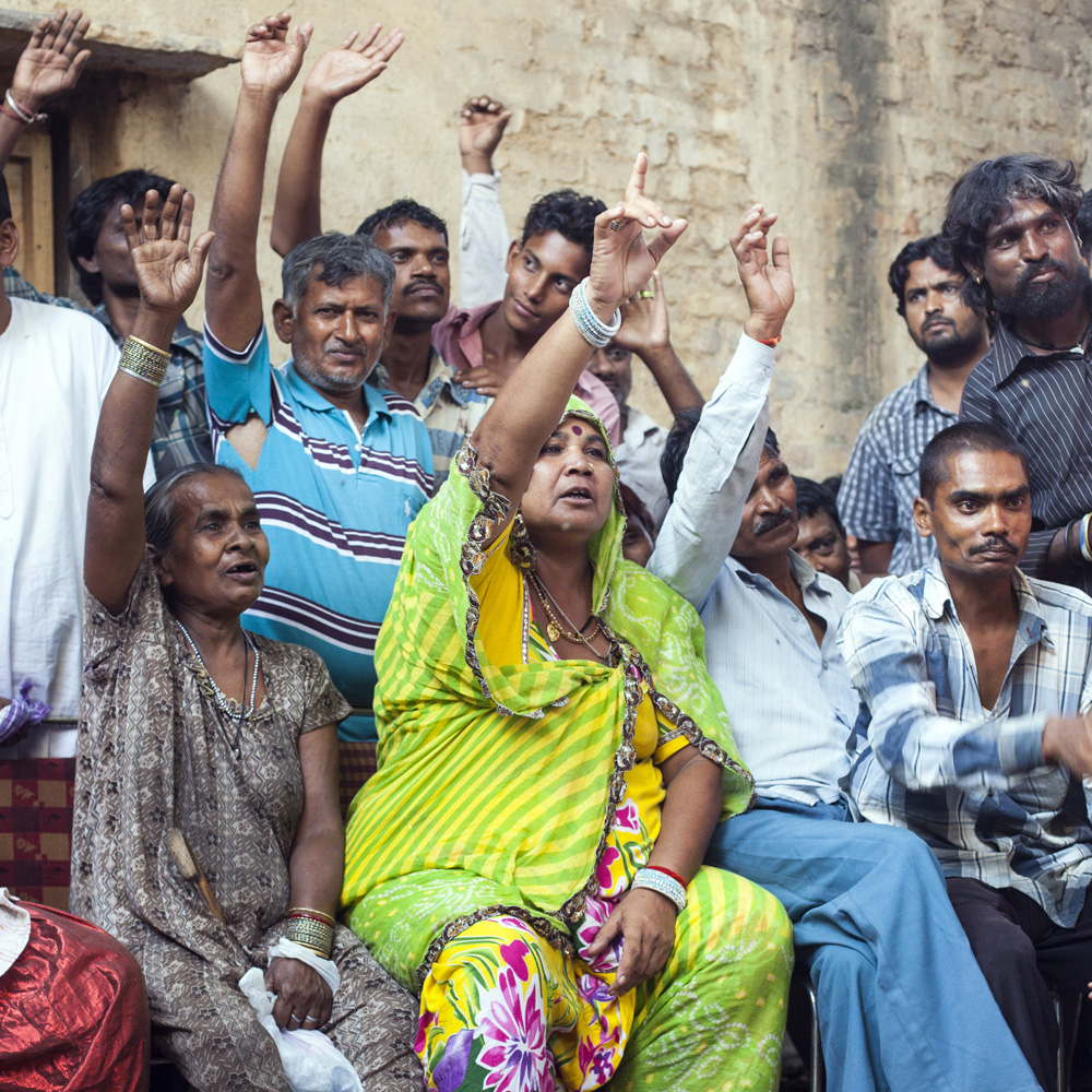 India – Delhi – A local meeting of residents and activists at Kathputli ...